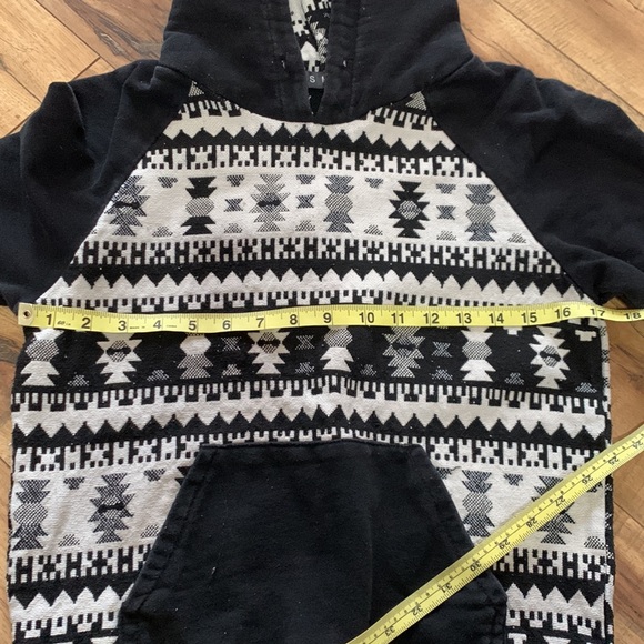🪶 Aztec 🦅 black and white hoodie - Picture 4 of 6